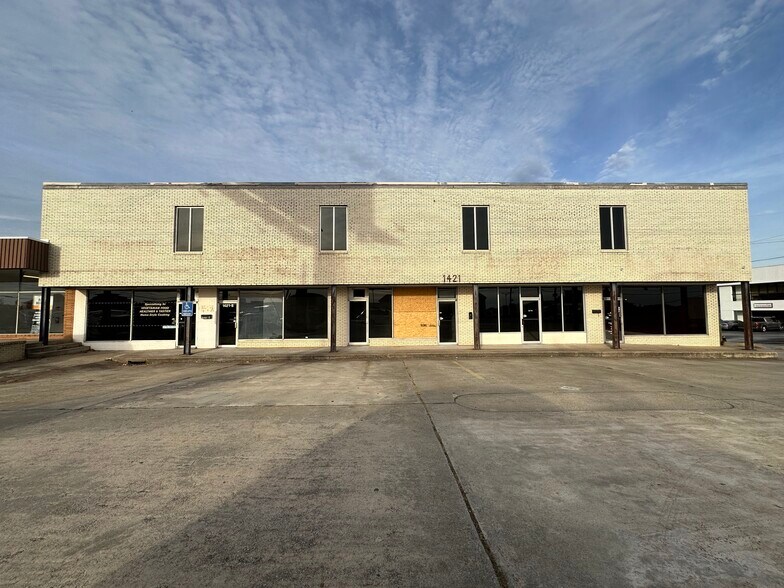 More Photos Of 1421 Laurens Rd, Greenville Storefront Retail Office For Lease