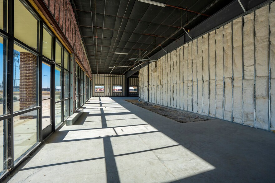 More Photos Of 641 Mill St, San Marcos Restaurant For Lease