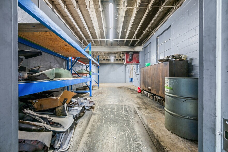 More Photos Of 1441 Central Ave, Columbus Auto Repair For Lease