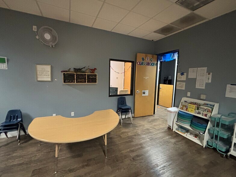 More Photos Of 1830 S Alma School Rd, Mesa Medical For Sale