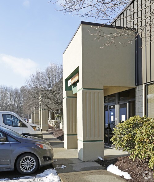 More Photos Of 500 Bursca Dr, Bridgeville Flex For Lease