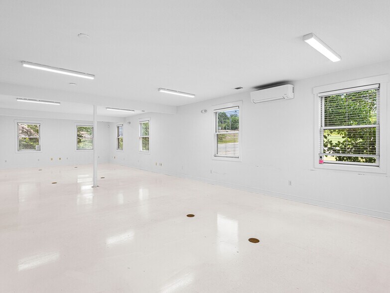 More Photos Of 14 Mimidis Ln, Swannanoa Office For Sale