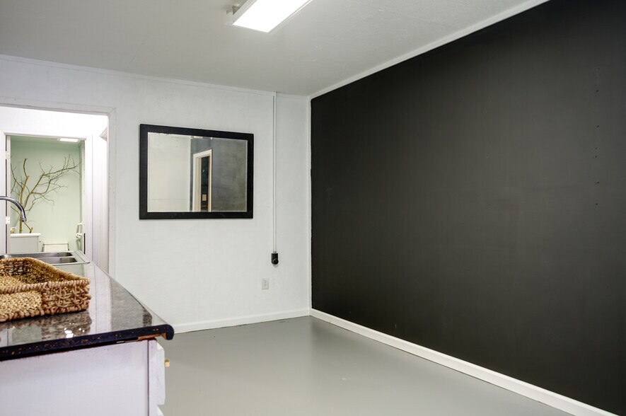 More Photos Of 211 Union St, Jonesboro Storefront Retail Office For Sale