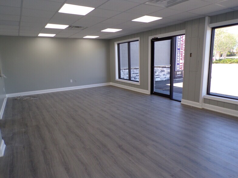 More Photos Of 845-845 N Florida Ave, Lakeland General Retail For Sale