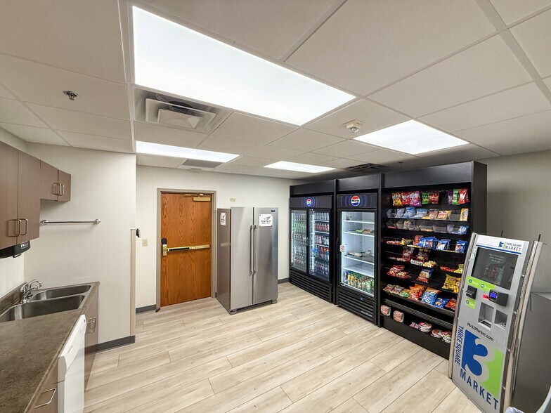 Primary Photo Of 200 E 10th St, Sioux Falls Office For Lease