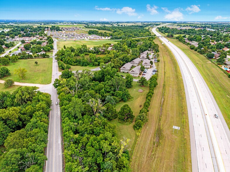 More Photos Of 3000 S 9th St, Chickasha Apartments For Sale