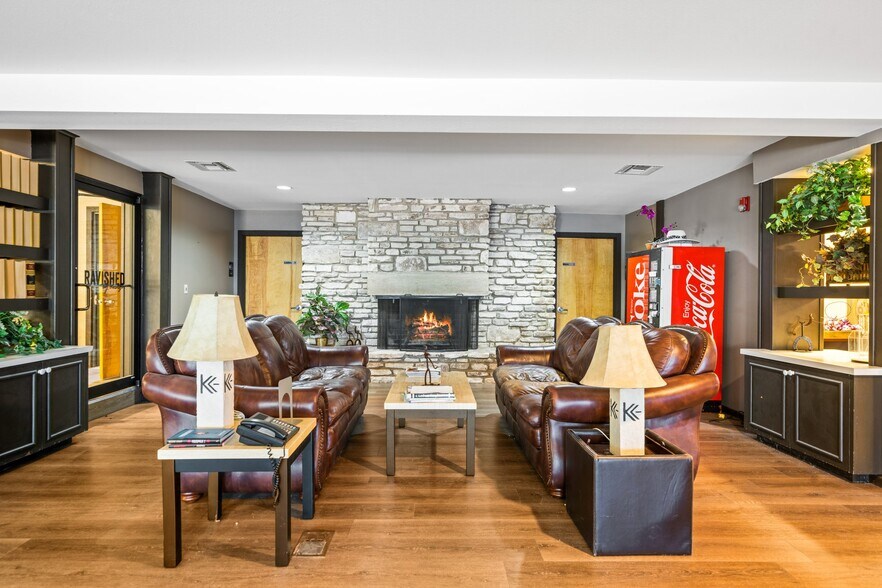 More Photos Of 2125 Sidney Baker St, Kerrville Storefront Retail Office For Sale