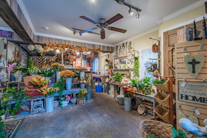 More Photos Of 7505 Saltsburg Rd, Pittsburgh Restaurant For Sale