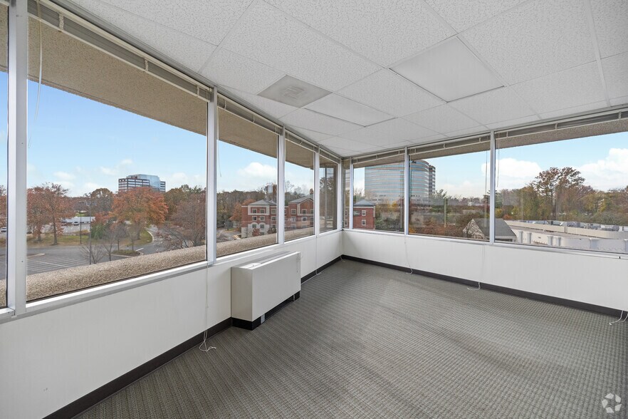 More Photos Of 12011 Lee Jackson Memorial Hwy, Fairfax Medical For Lease