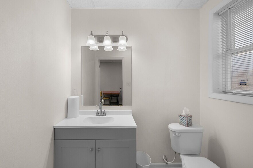 More Photos Of 7132 Main St, Kansas City Office Residential For Sale