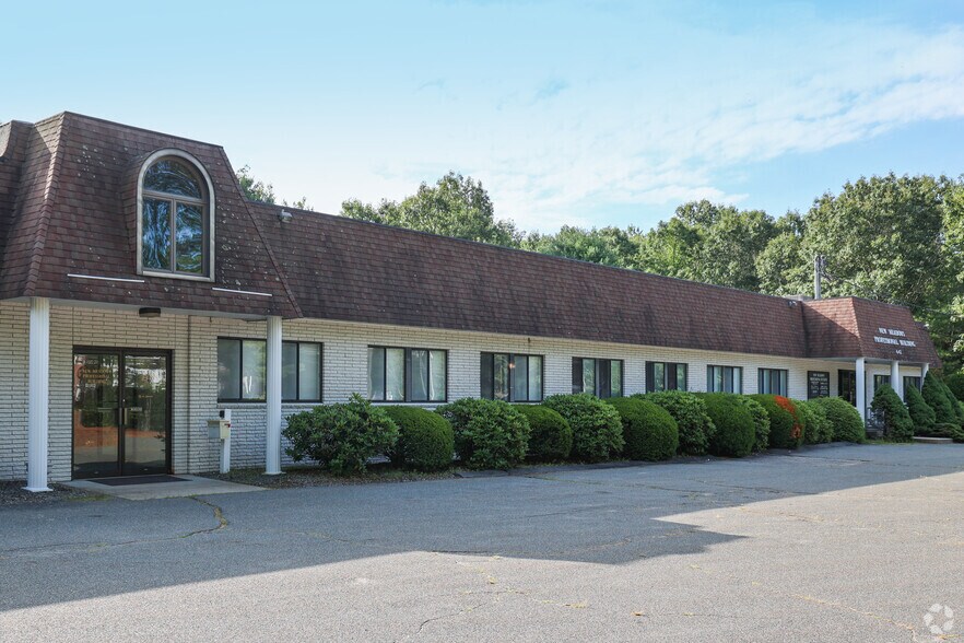 More Photos Of 447 Boston St, Topsfield Office For Lease