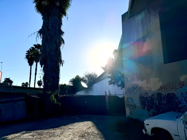 More Photos Of 3001 Delay Dr, Los Angeles Land For Lease