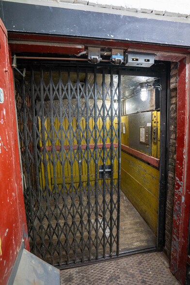 More Photos Of 238 Melrose St, Brooklyn Office Residential For Sale