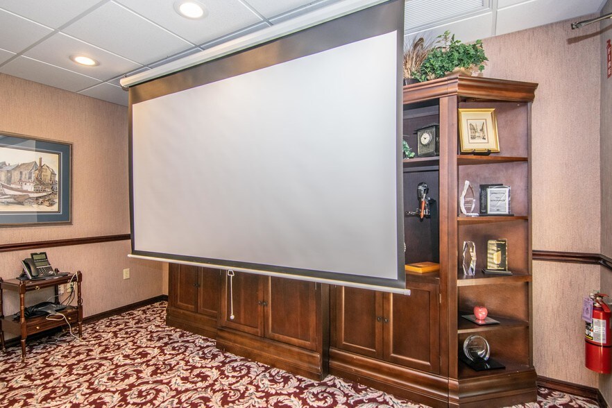 More Photos Of 13080 S Belcher Rd, Largo Office For Lease