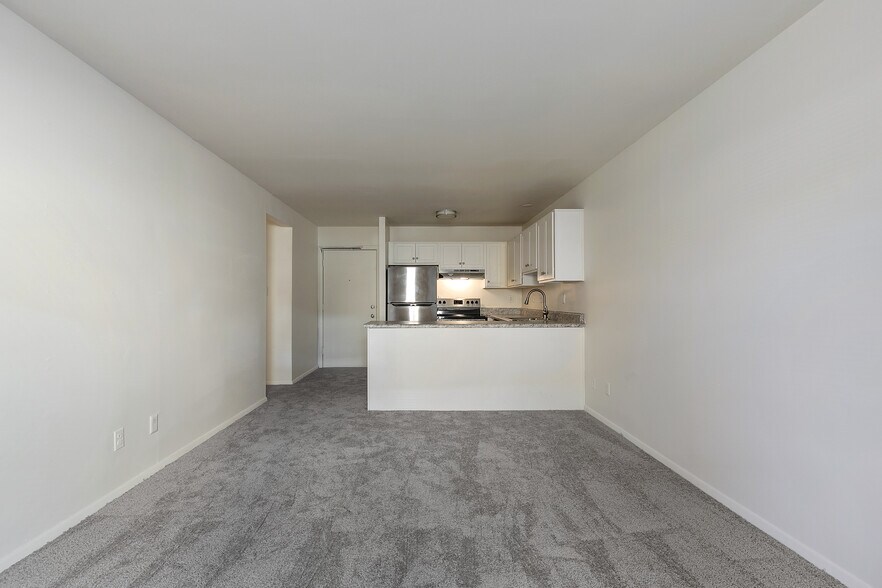 More Photos Of 3900 Forest Hill Ave, Richmond Apartments For Sale