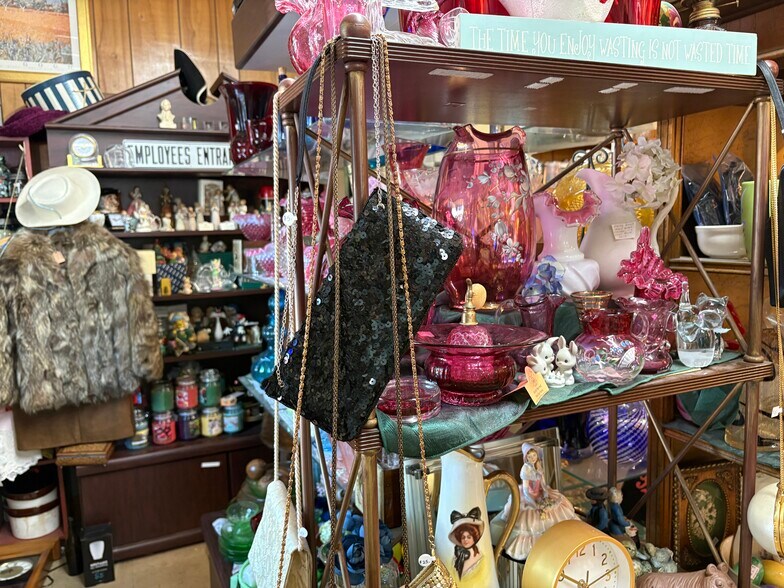 More Photos Of 2048 S Broad St, Hamilton Storefront For Sale