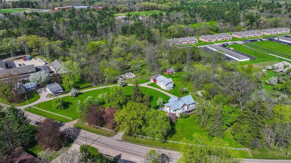 More Photos Of E3192 Apple Tree Ln, Waupaca Hospitality For Sale