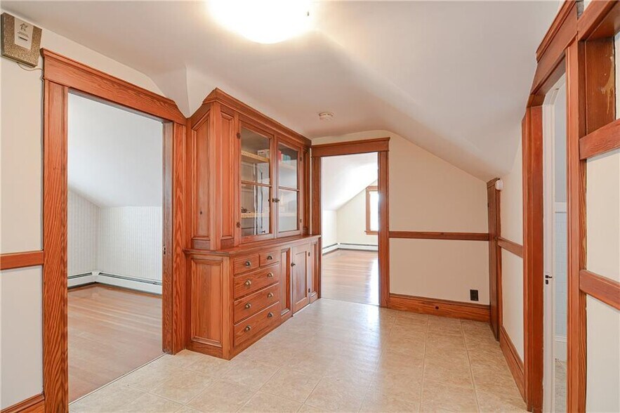 More Photos Of 468 Warren Ave, East Providence Medical For Sale