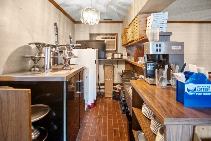 More Photos Of 5600 Lapeer Rd, Kimball Restaurant For Sale