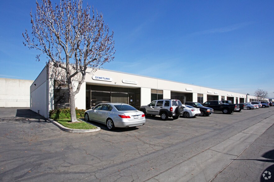 More Photos Of 11823 Slauson Ave, Santa Fe Springs Light Manufacturing For Lease