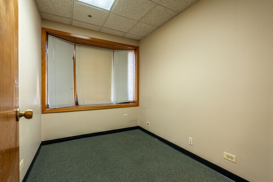 More Photos Of 17047-17061 S Harlem Ave, Tinley Park Medical For Lease