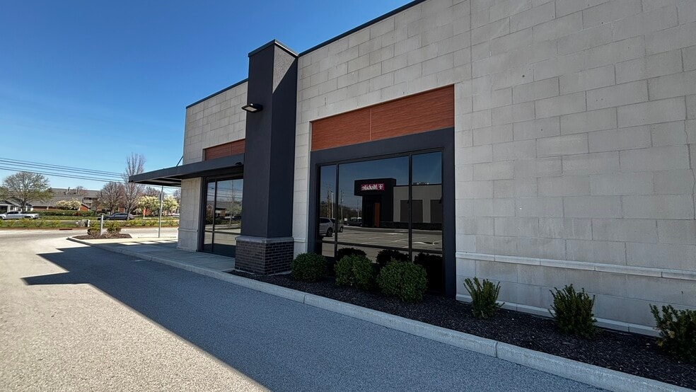 More Photos Of 4825 E 82nd St, Indianapolis Freestanding For Lease