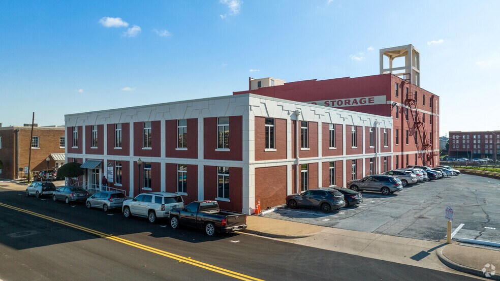 Primary Photo Of 604 E 4th St, Fort Worth Unknown For Lease