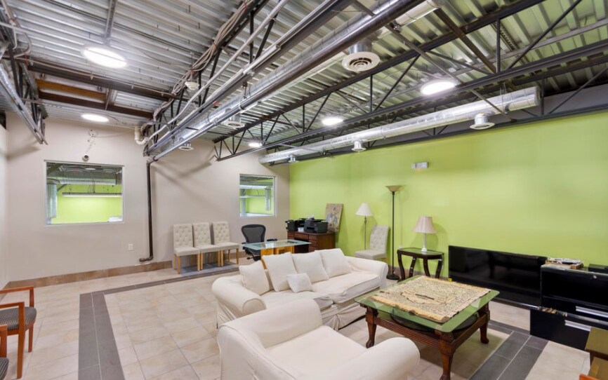 More Photos Of 1822 N Olden Ave, Ewing Restaurant For Sale