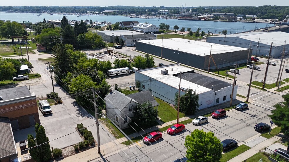 More Photos Of 110 S 2nd Ave, Sturgeon Bay General Retail For Sale