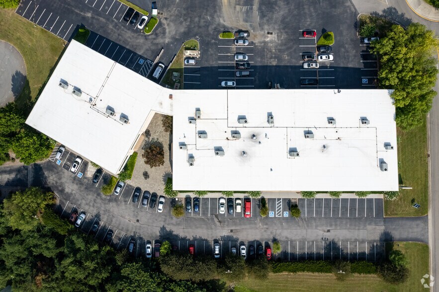 More Photos Of 1845 Midpark Rd, Knoxville Office For Lease