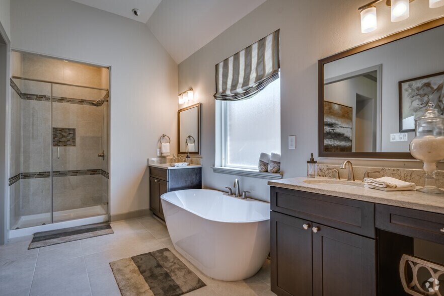 More Photos Of 18750 Interstate 45, Spring Unknown For Lease