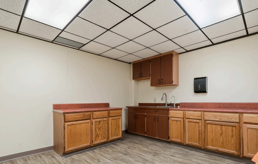 More Photos Of 305 SW Wyoming, Casper Office For Sale