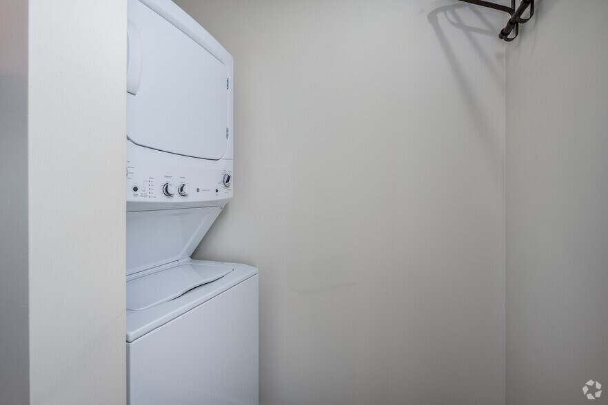 More Photos Of 1530 J St, Sacramento Apartments For Lease