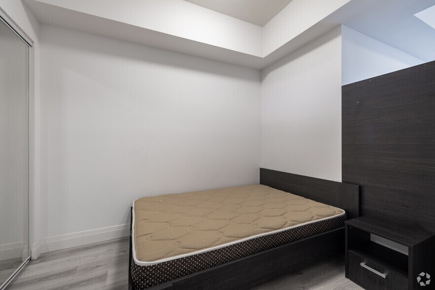 More Photos Of 652 Princess St, Kingston Apartments For Sale