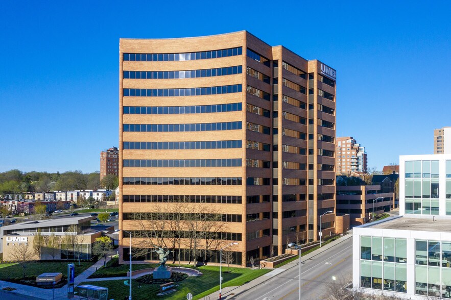 More Photos Of 4900 Main St, Kansas City Office For Lease