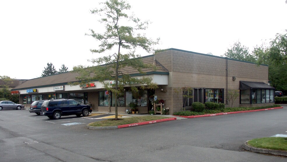 More Photos Of 1420 NW Gilman Blvd, Issaquah General Retail For Lease