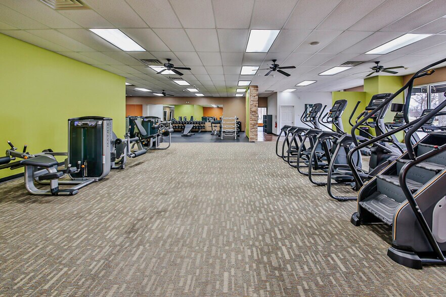 More Photos Of 203 E Military Rd, Marion Storefront Retail Office For Sale