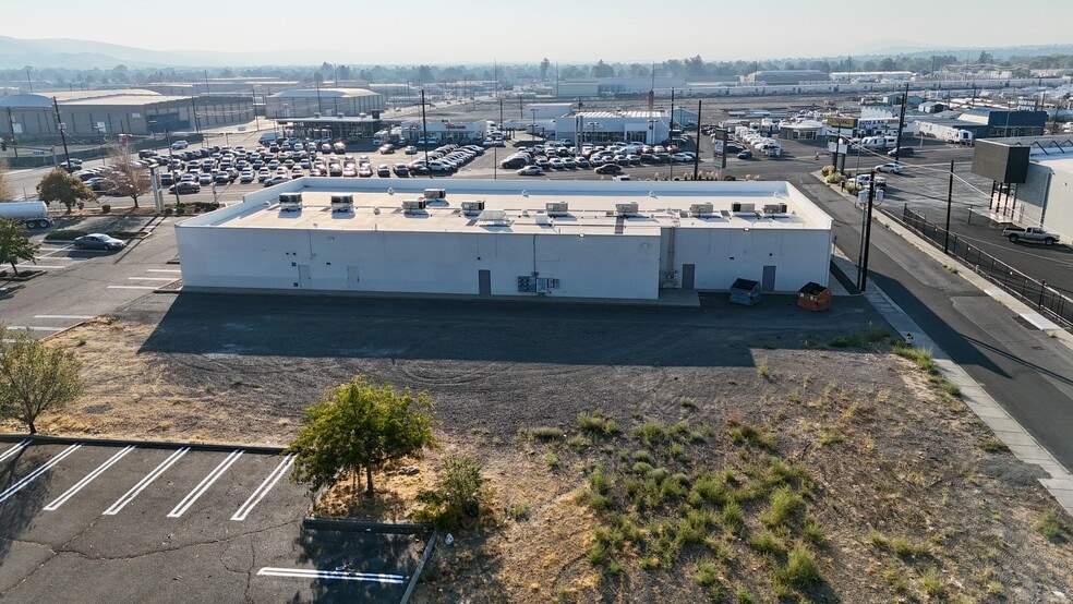 More Photos Of 1731 S 1st St, Yakima General Retail For Sale