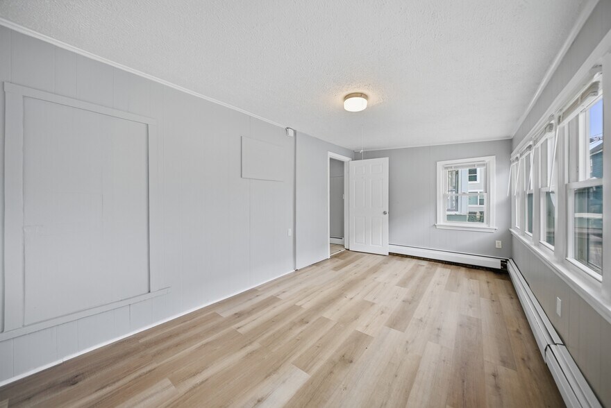 More Photos Of 266 Douglas St, Manchester Multifamily For Sale