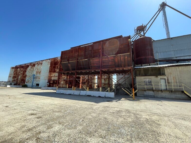 More Photos Of 20500 Main St, Stratford Land For Sale