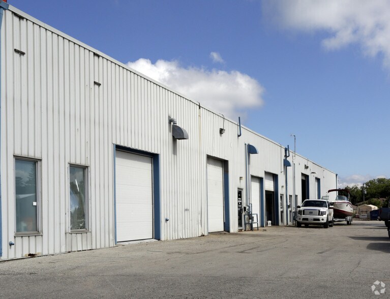 More Photos Of 28 Currie St, Barrie Warehouse For Lease