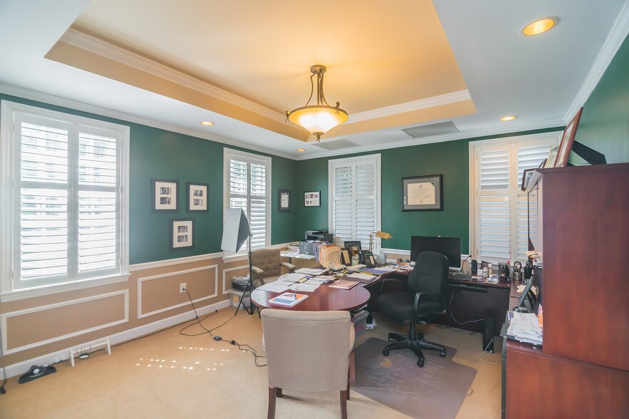 More Photos Of 410 Pine St SE, Vienna Office For Lease