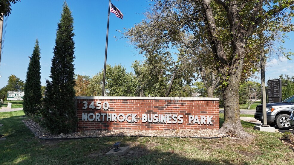 More Photos Of 3450 N Rock Rd, Wichita Flex For Lease