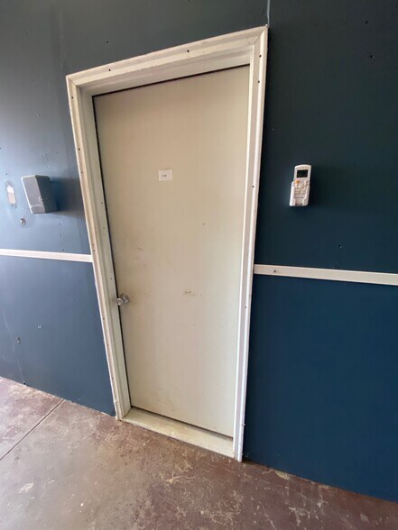 More Photos Of 6701 NW 178th St, Edmond Flex For Sale