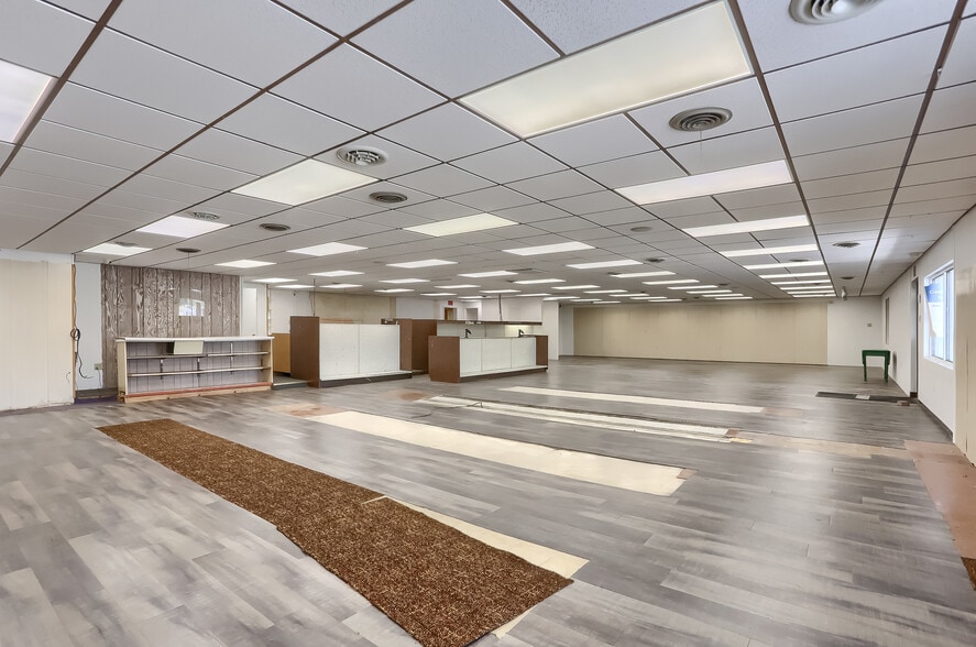 More Photos Of 708 Ekastown Rd, Sarver General Retail For Sale