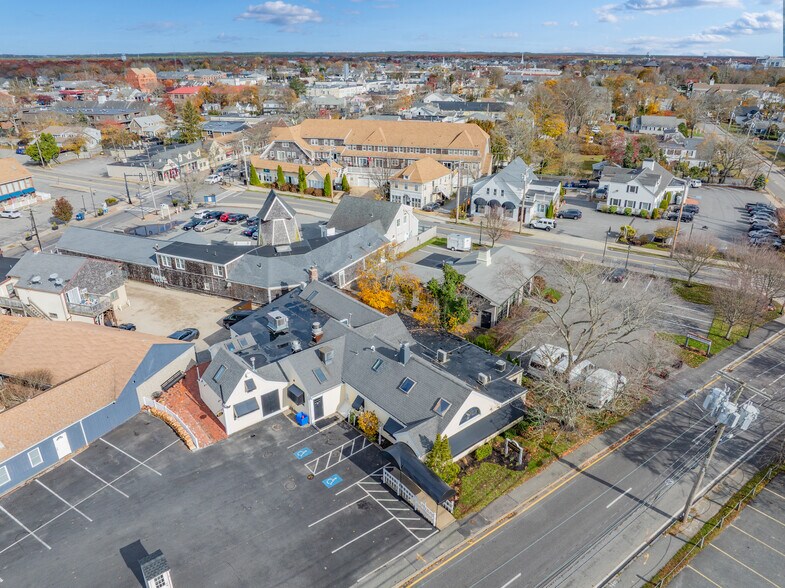 More Photos Of 488 South St, Hyannis Restaurant For Sale