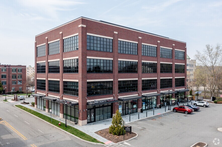 More Photos Of 10 Sterling Blvd, Englewood Office For Lease