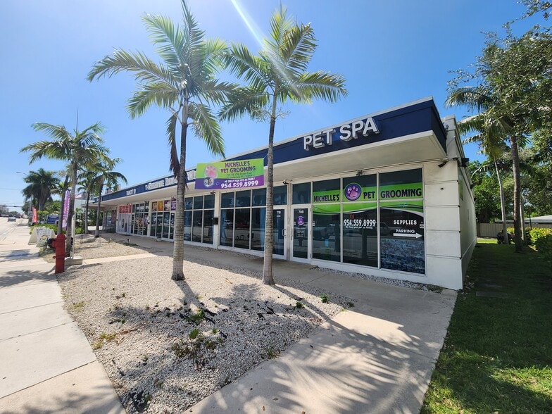 More Photos Of 708-718 SE 17th St, Fort Lauderdale Storefront Retail Office For Lease