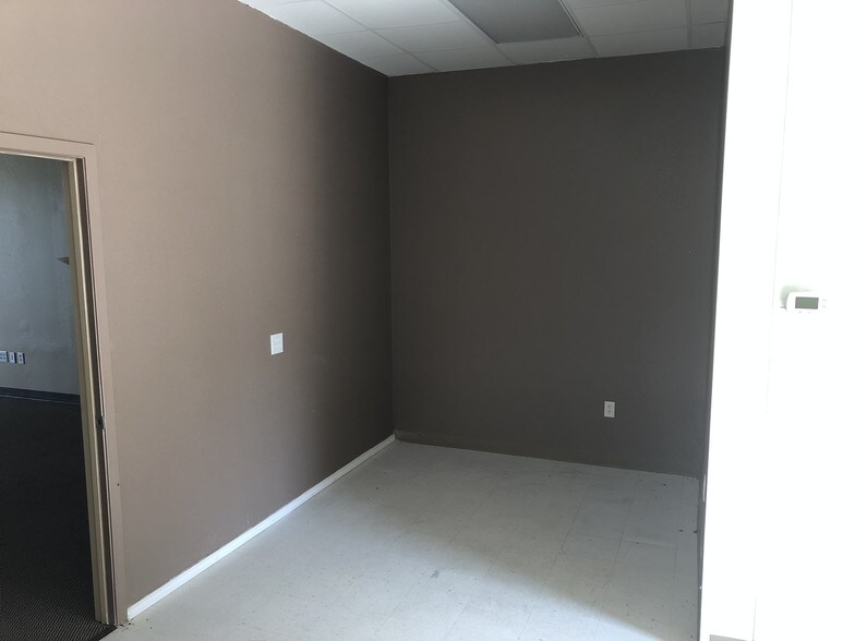 More Photos Of 2202 US Highway 380, Bridgeport Unknown For Lease