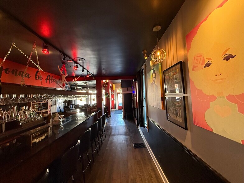 More Photos Of 709 W Main St, Madison General Retail For Sale